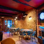 Bed & Breakfast Art'otel 4*