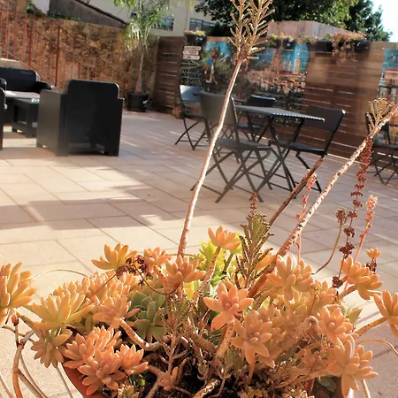 Nocleg ze śniadaniem Art'otel 4*