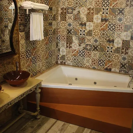 Art'otel לינה וארוחת בוקר ברסלוס